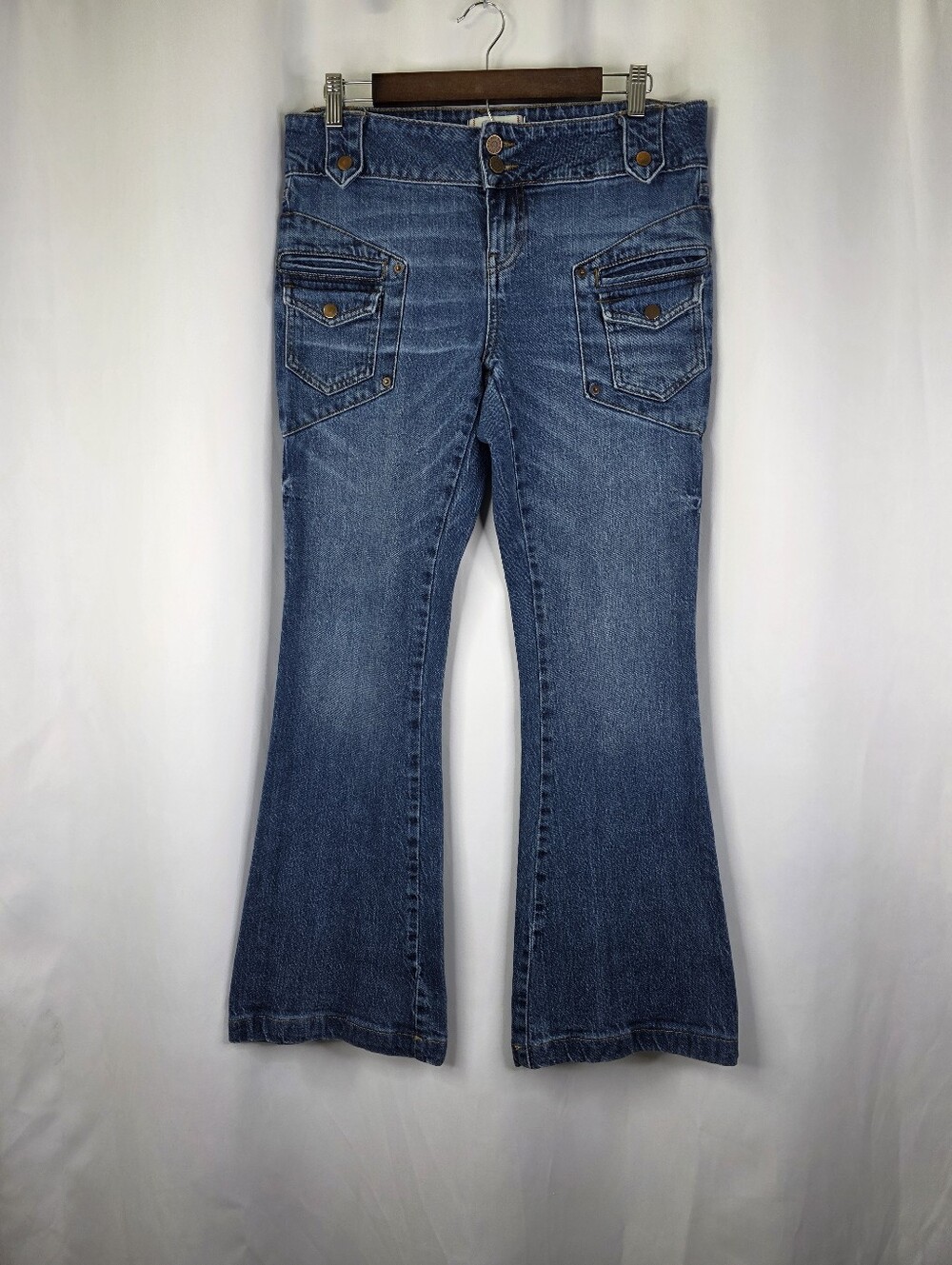 Urban Outfitters BDG Women’s Size 28 Micro Flare Utility Denim Jeans Mid Rise - Picture 3 of 15